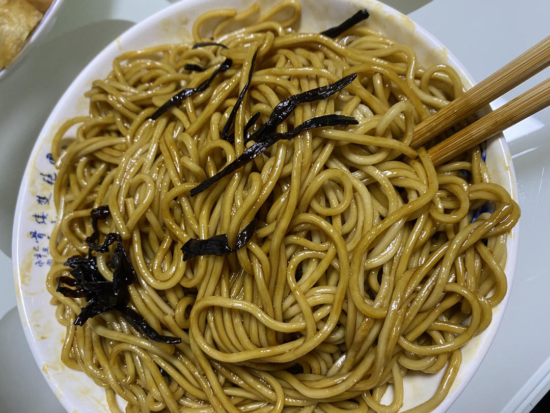 10分钟搞定的一碗葱油拌面