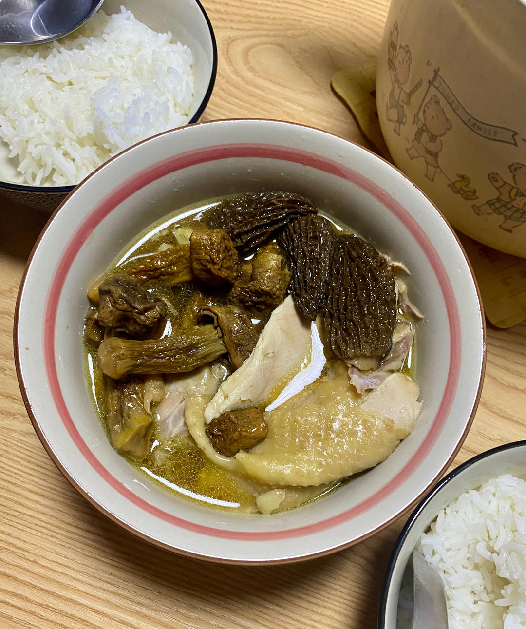 奶奶教的鲜香肥美香菇炖鸡汤