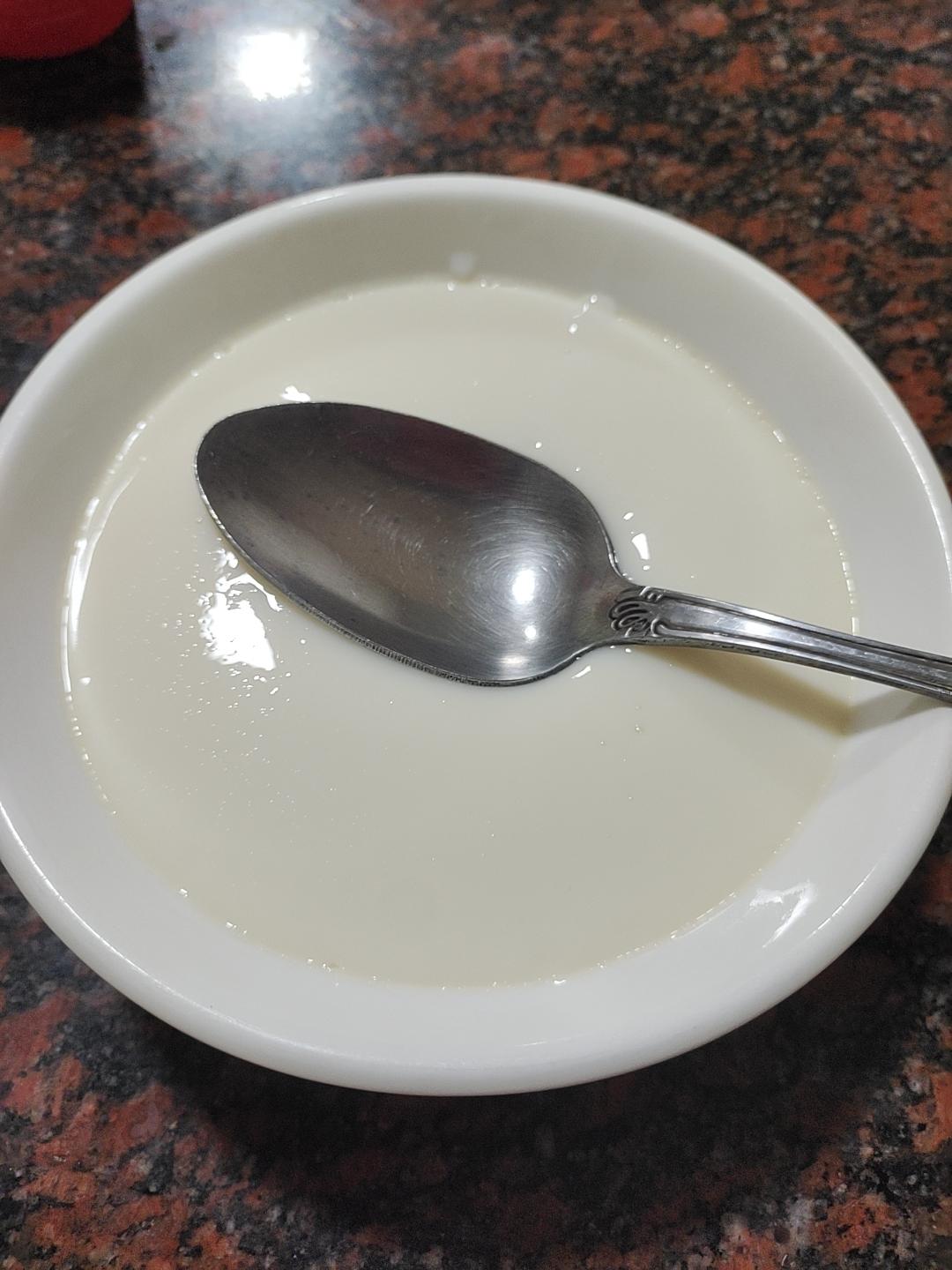 广东特色甜品—双皮奶