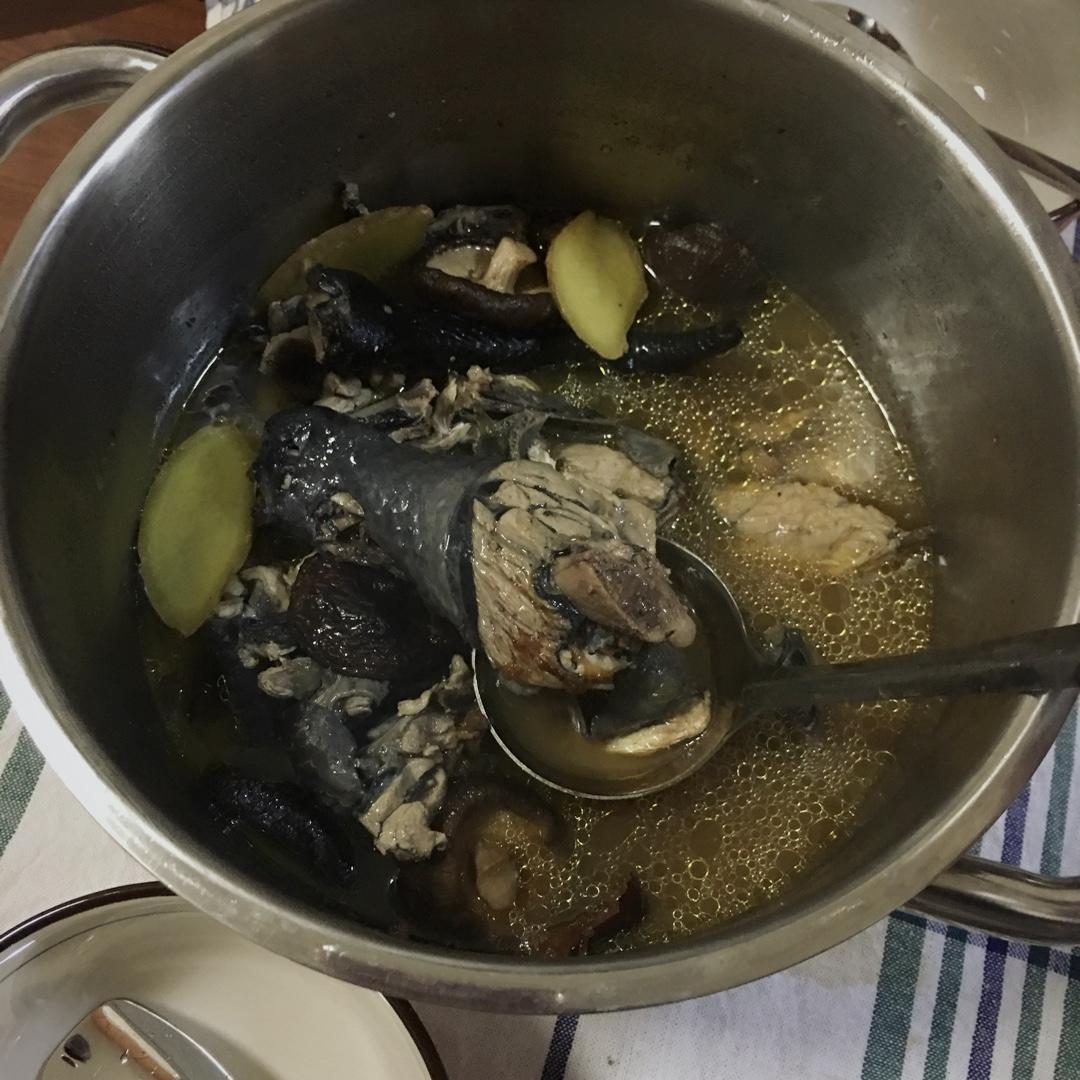 香菇乌鸡汤