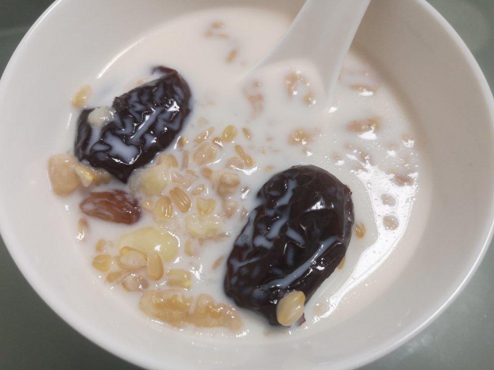 牛奶燕麦粥－简单粗暴