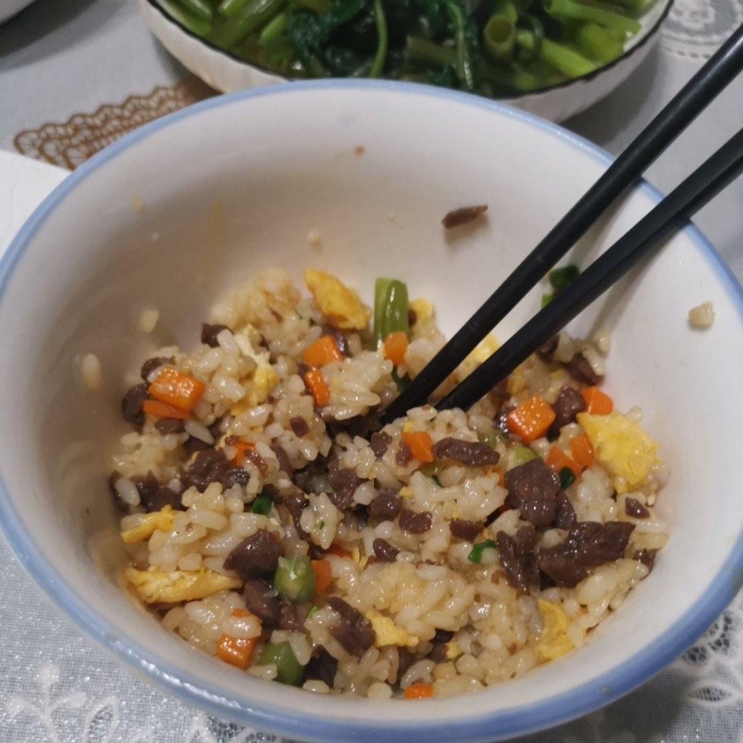 牛腩炒饭