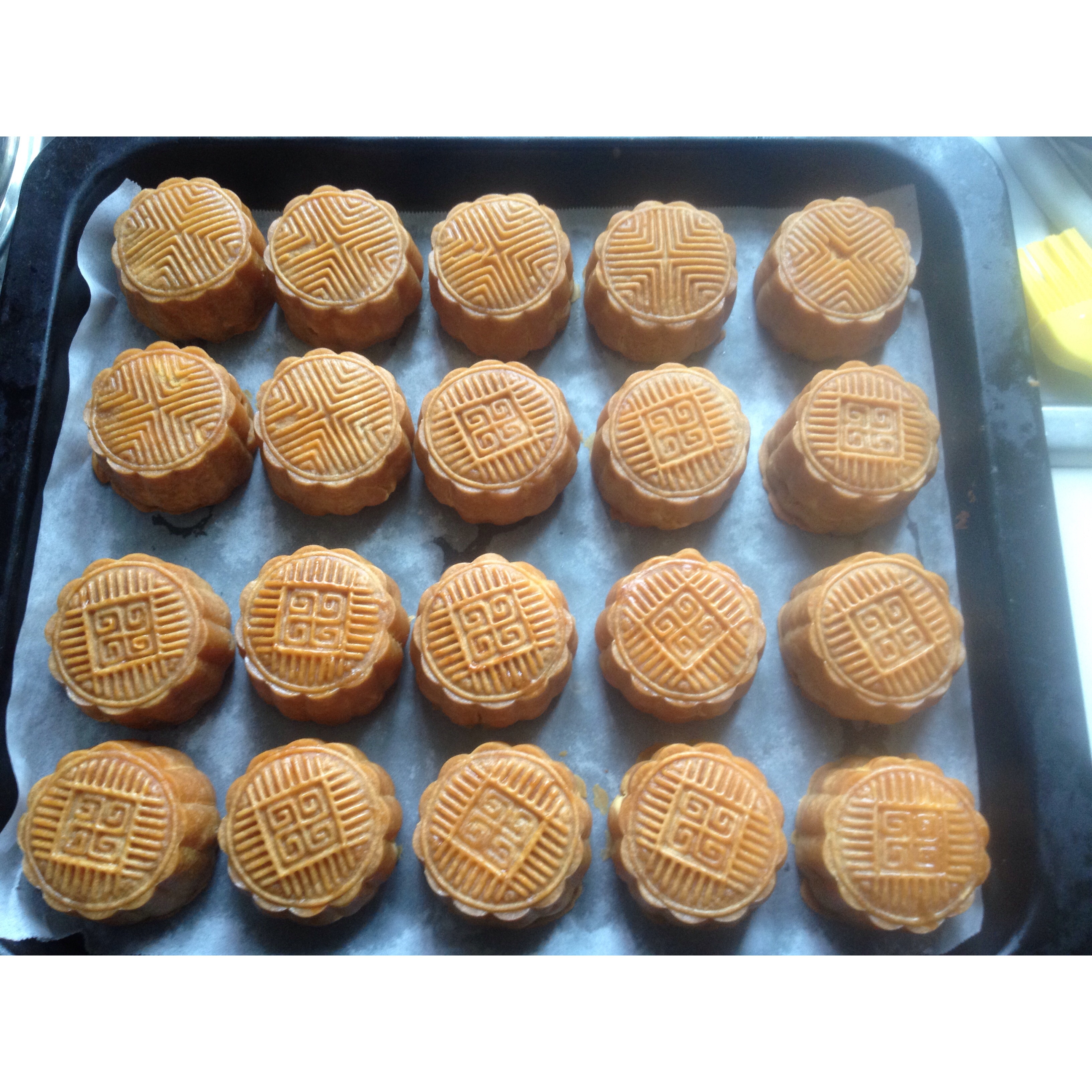 广式月饼——蛋黄莲蓉月饼