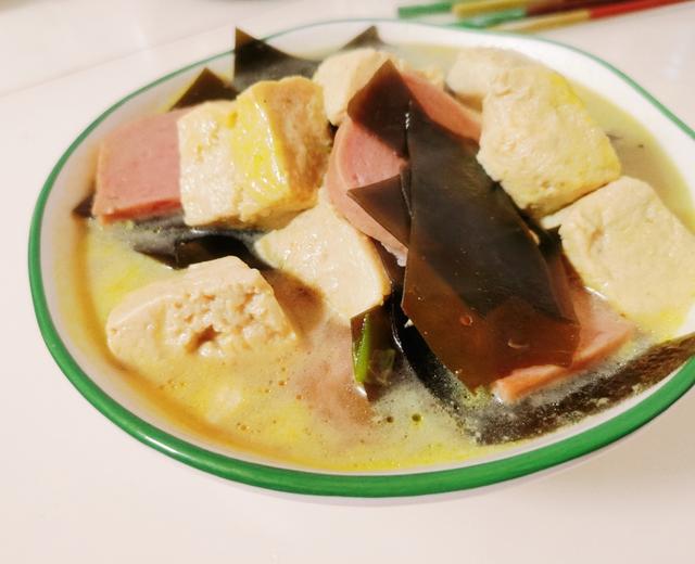 汤鲜味美午餐肉海带炖冻豆腐的做法