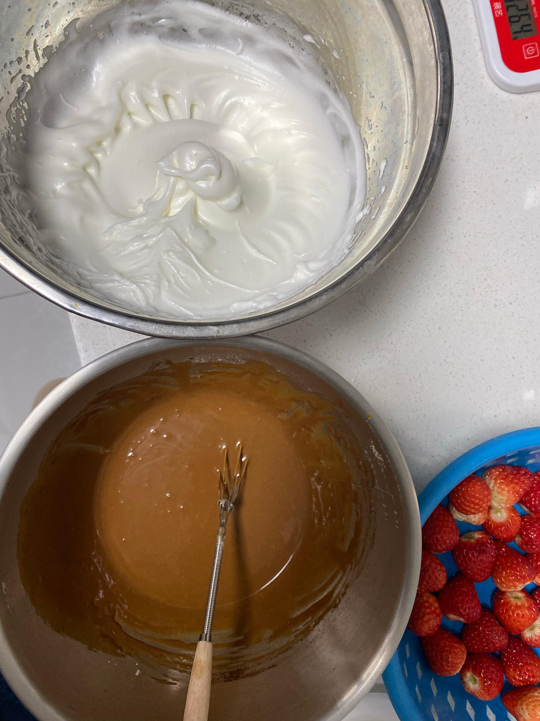 蛋糕卷这样做‼️不掉皮不开裂（小视频食谱）