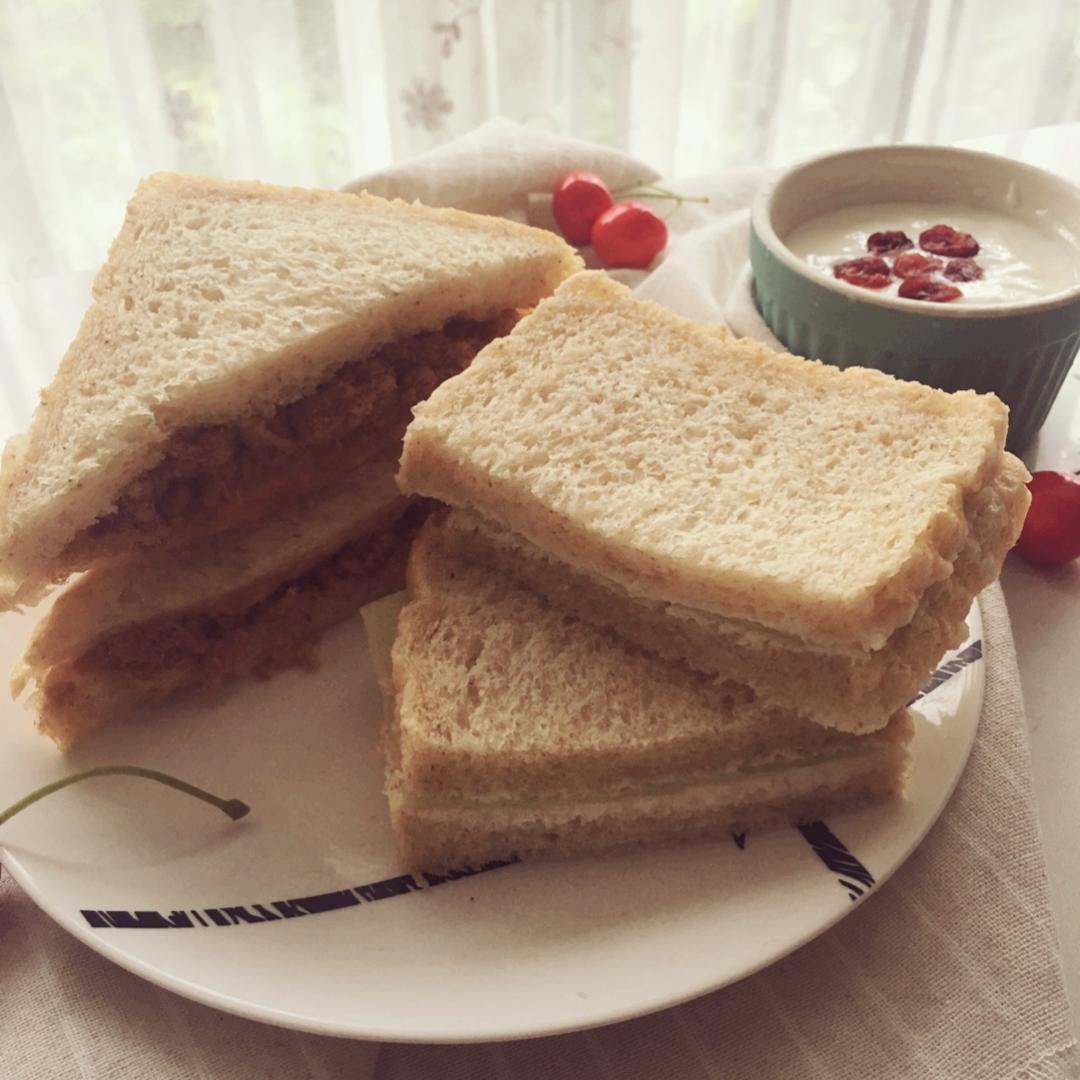 快手早餐 肉松芝士吐司