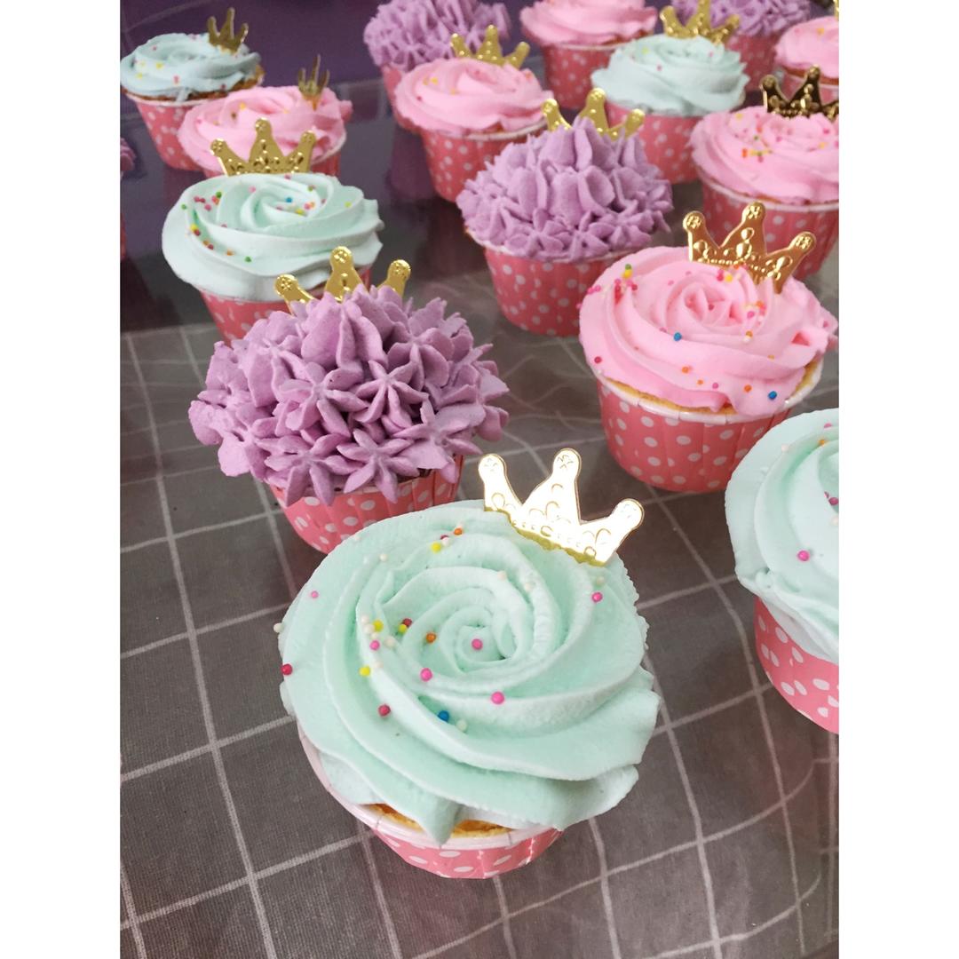 鲜奶油戚风杯子蛋糕（纸杯蛋糕）