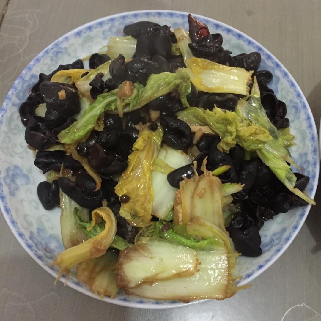 白菜炒木耳