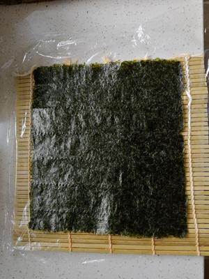 黑米寿司卷的做法 步骤4