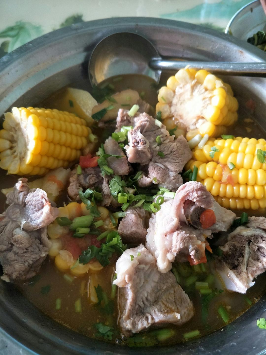 番茄土豆玉米排骨汤