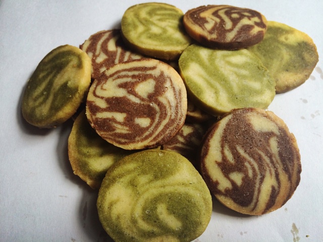 双色大理石纹饼干制作方法（花纹整形详细图解版）