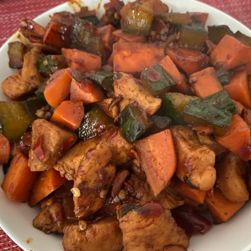 黄瓜胡萝卜鸡块（宫保鸡丁，营养又美味）