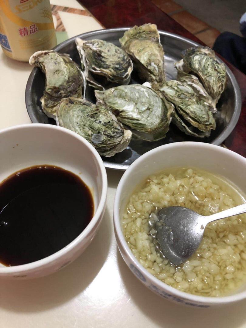 蒜泥生蚝（带壳蒸）