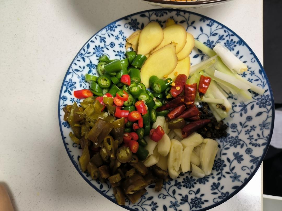紫苏炒牛蛙