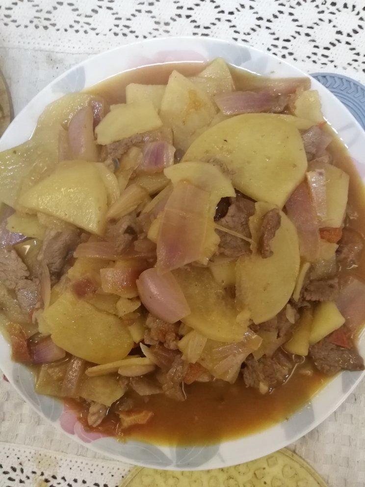 新疆土豆片炒羊肉