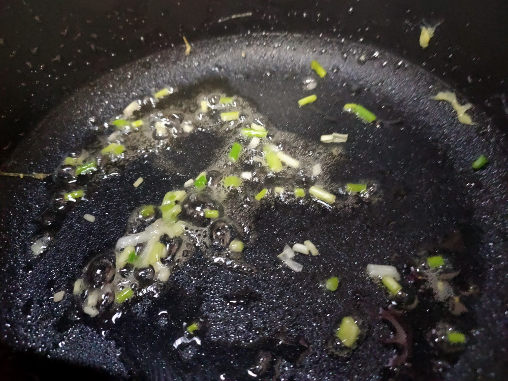 海鲜菇丝瓜鸡蛋汤丨低卡又营养的做法 步骤6