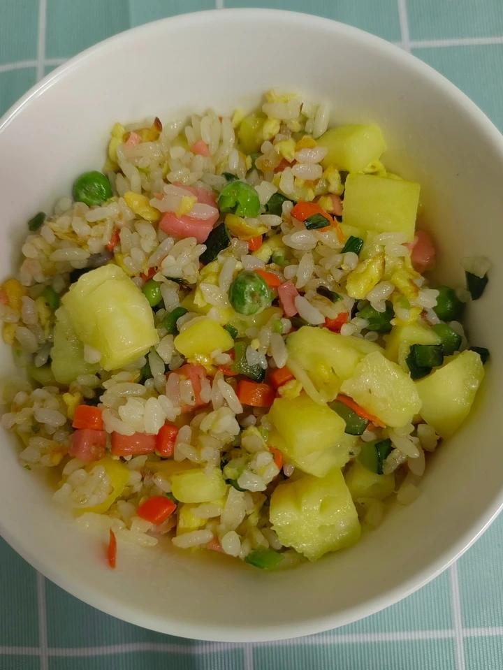 菠萝炒饭