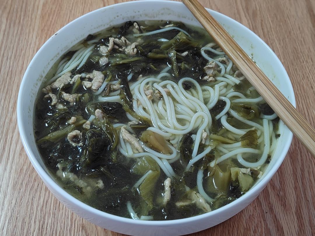 我妈做了十几年的酸菜肉丝粉，不好吃算我输🤣！！