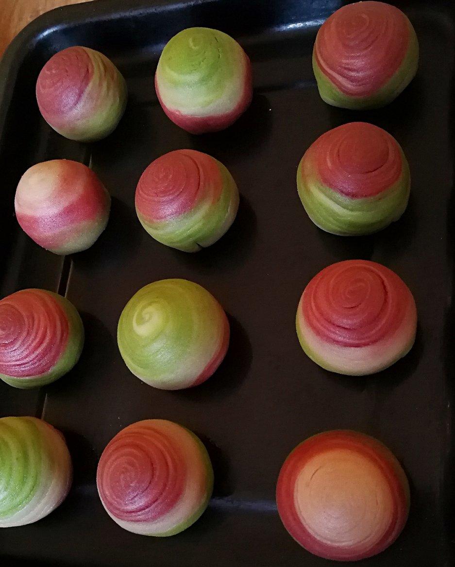 彩虹渐变蛋黄酥（无需揉出膜）