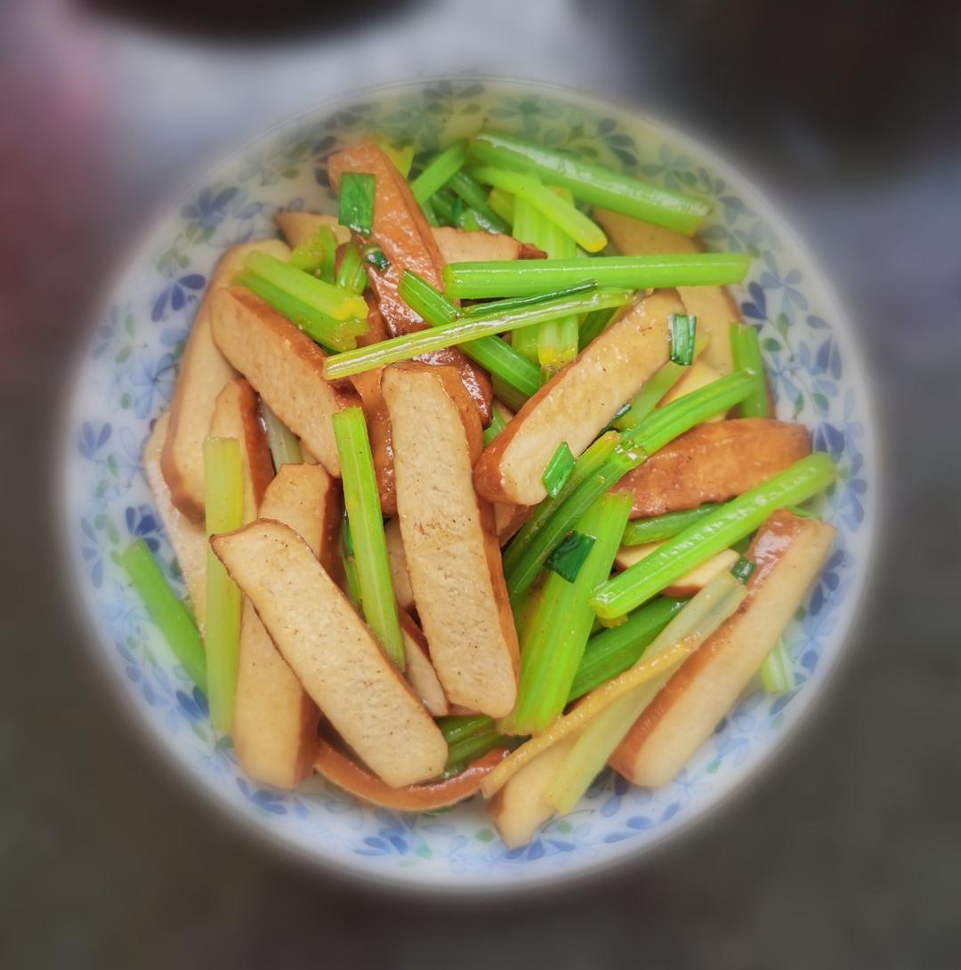芹菜炒香干
