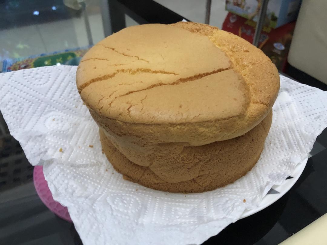 不塌腰不回缩的云感戚风蛋糕