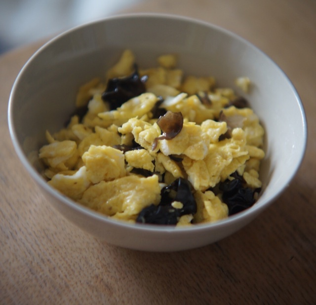 黑木耳鸡蛋炒莴笋