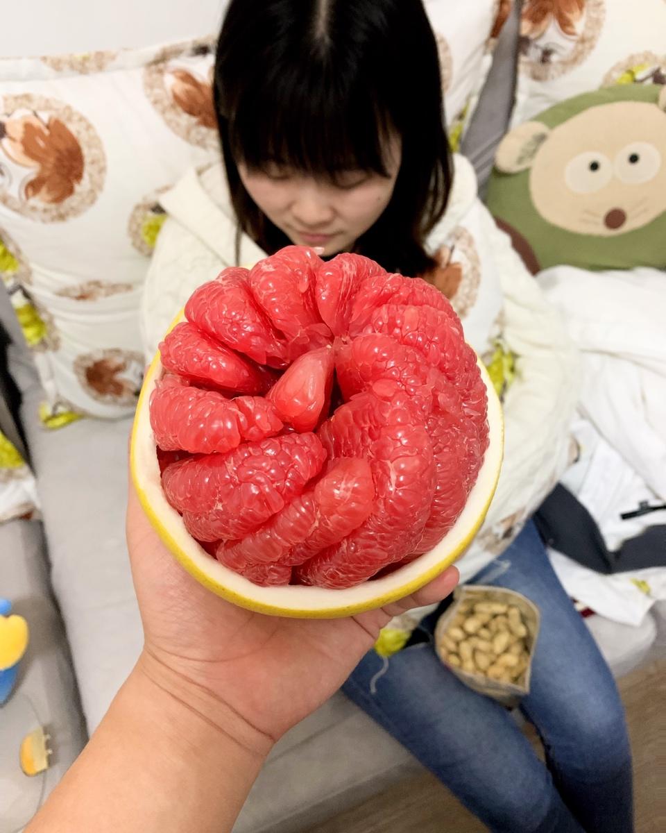 李默漠做的剥柚子【柚子柚子切克闹】