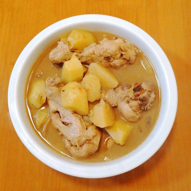 鸡腿炖土豆超级快手菜