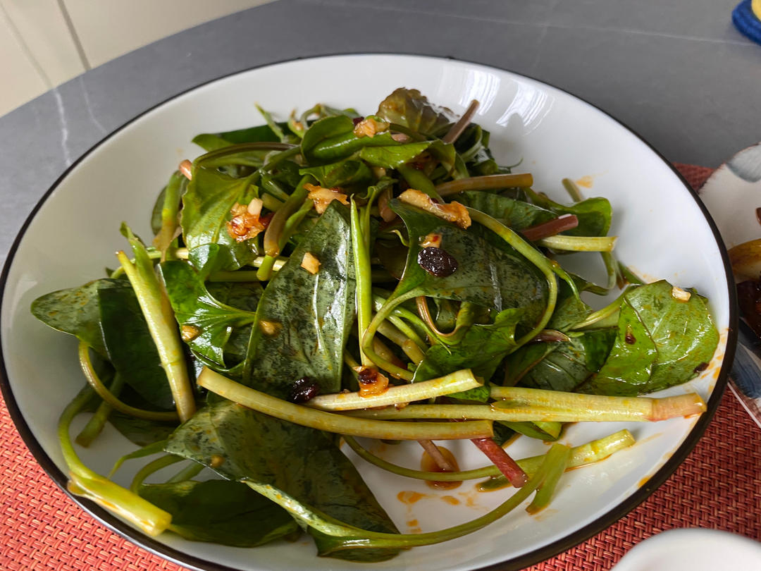 凉拌折耳根叶