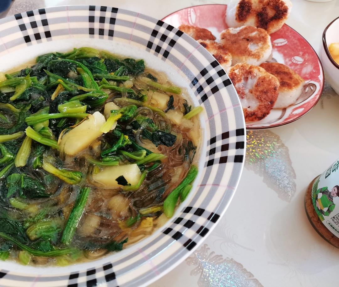 菠菜炖土豆