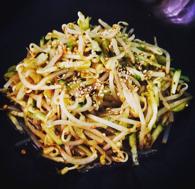 凉拌豆芽黄瓜菜
