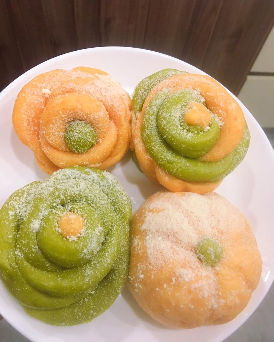 胡萝卜菠菜花样馒头