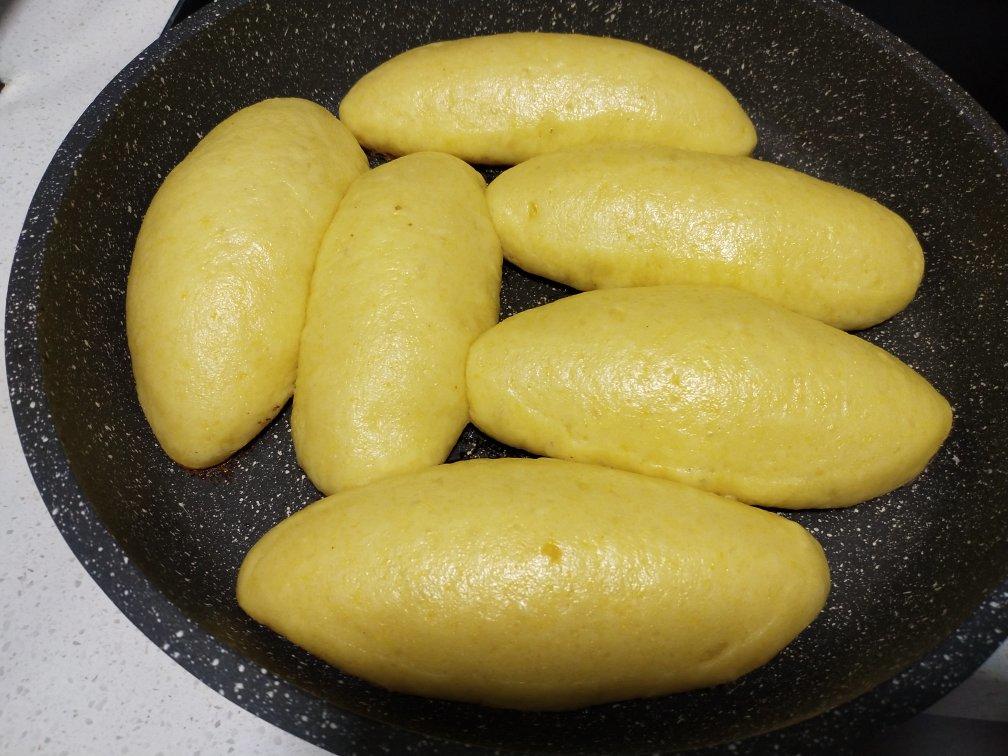 玉米面发面饼子