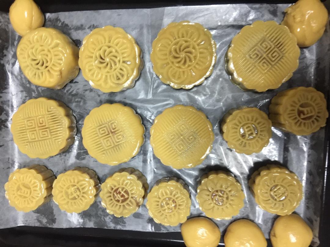 广式月饼——蛋黄莲蓉月饼