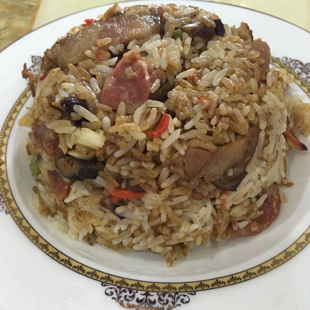 电饭锅版香菇腊肠饭