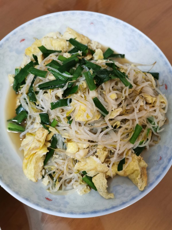 梁先生是你大爹做的韭菜豆芽炒鸡蛋