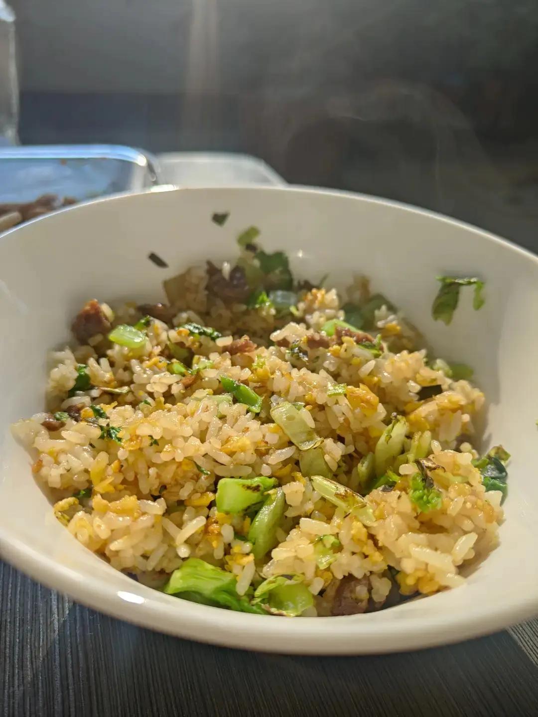 菜蔬蛋炒饭 宇宙无敌好吃‼️