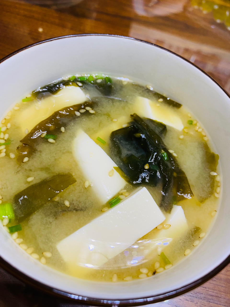 艾蔻和多多做的简单暖心日式味增汤