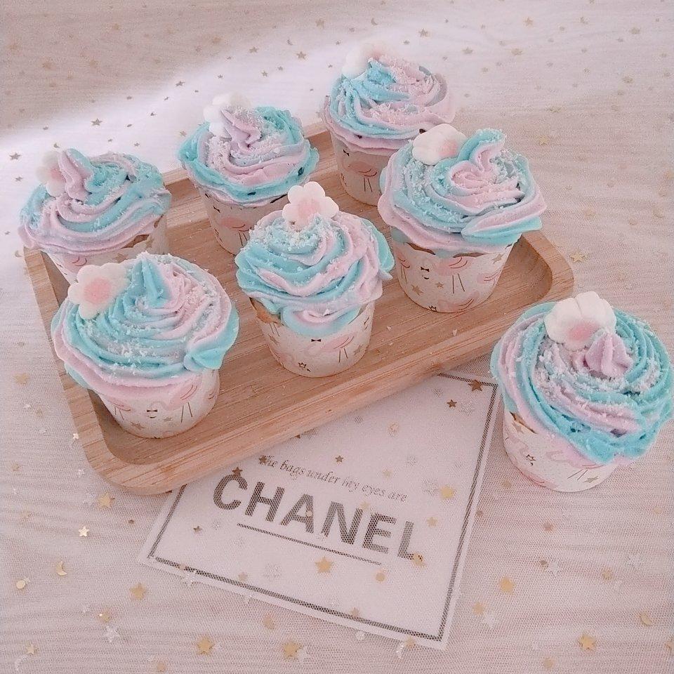 梵高的星空纸杯蛋糕！