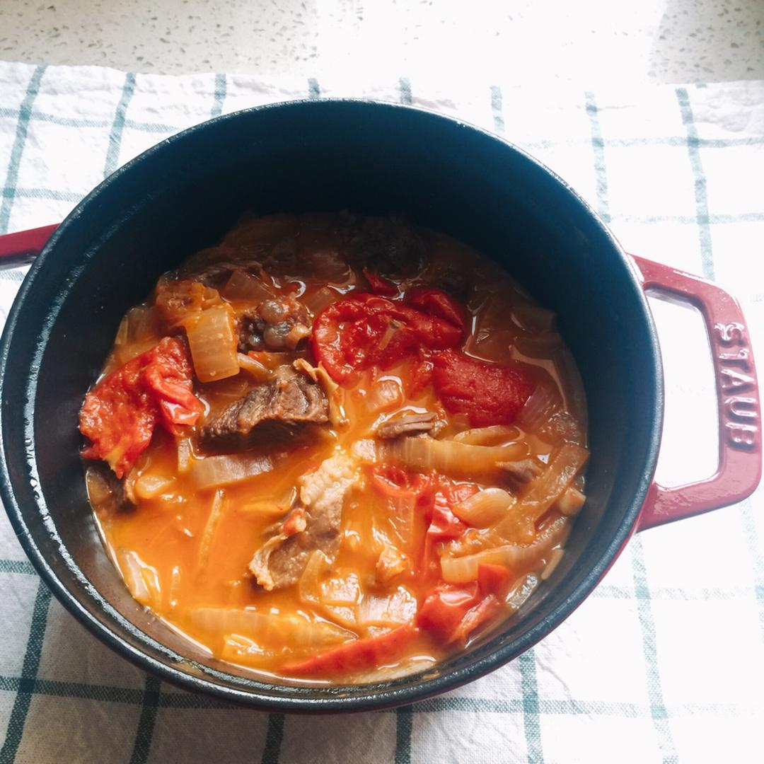 番茄红酒炖牛肉（铸铁锅版）