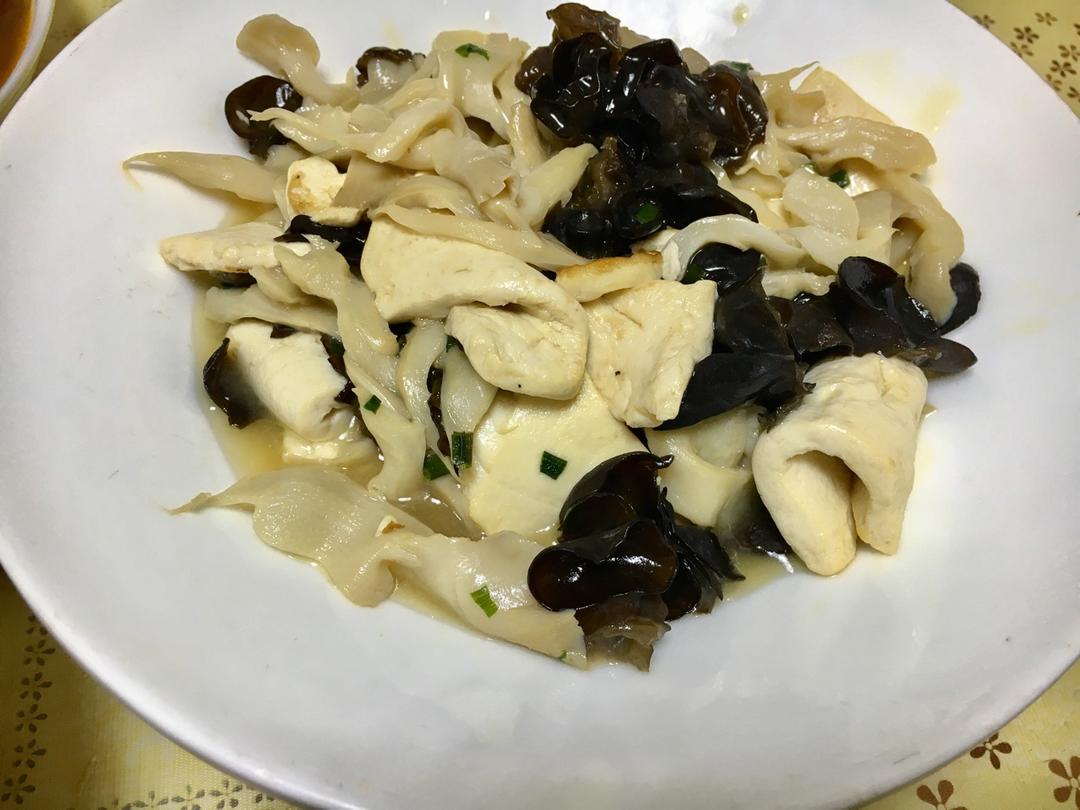 蘑菇烧豆腐