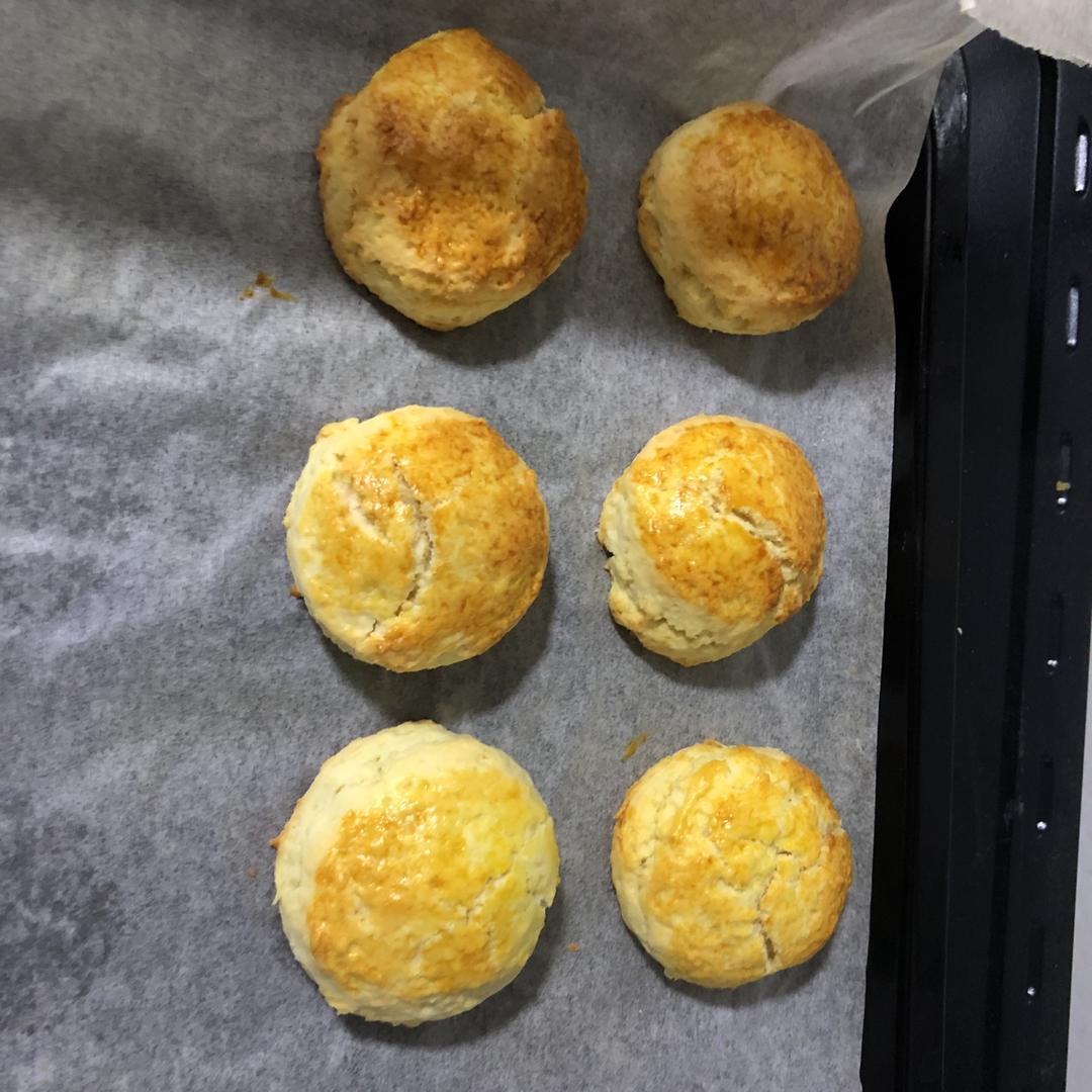 【视频】3分钟 奶油司康Scone(可能是世界上最快手的司康) 消耗淡奶油～