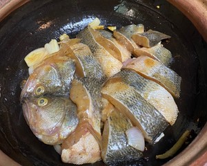 葱香焗鲈鱼的做法 步骤7