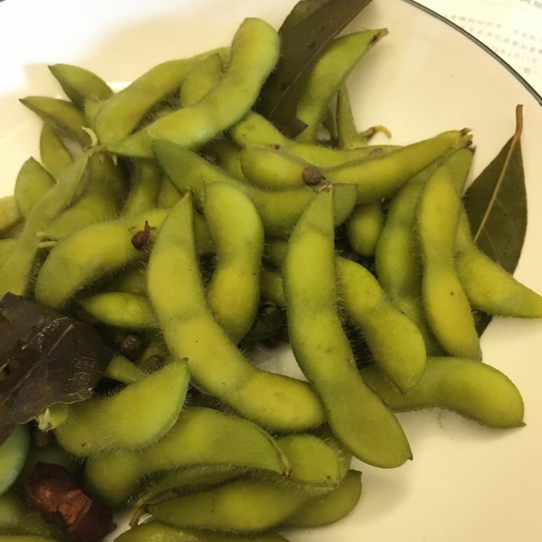 厨师长教你一道小吃：“盐水毛豆”的家常做法，好吃的停不下来
