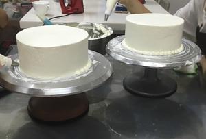奶油霜裱花蛋糕的做法 步骤3