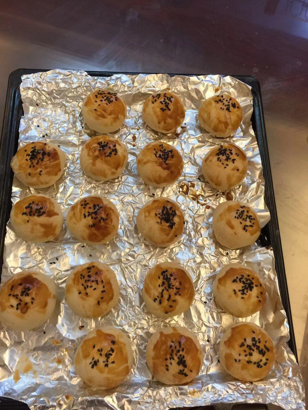 掉渣渣的蛋黄酥（超详细的方子）