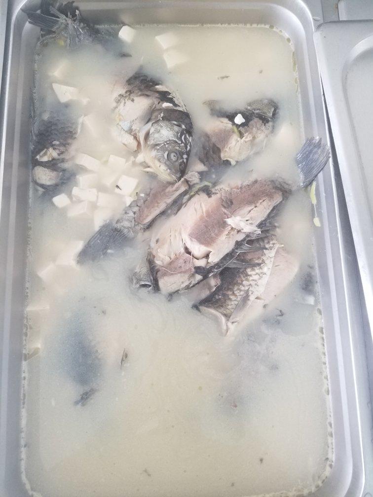 鲫鱼豆腐汤
