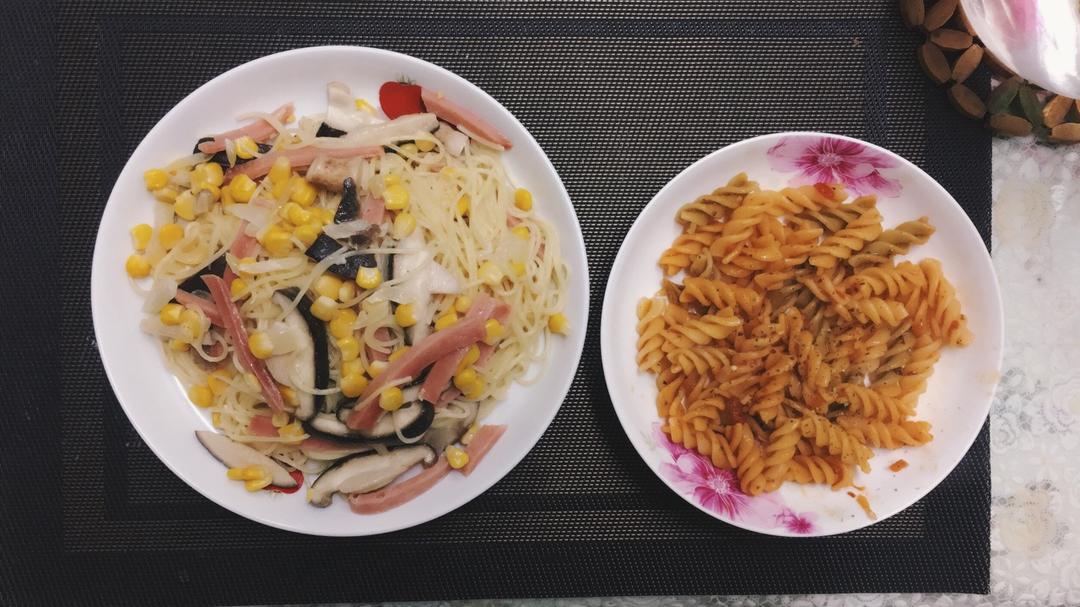 白蘑菇奶油培根意面