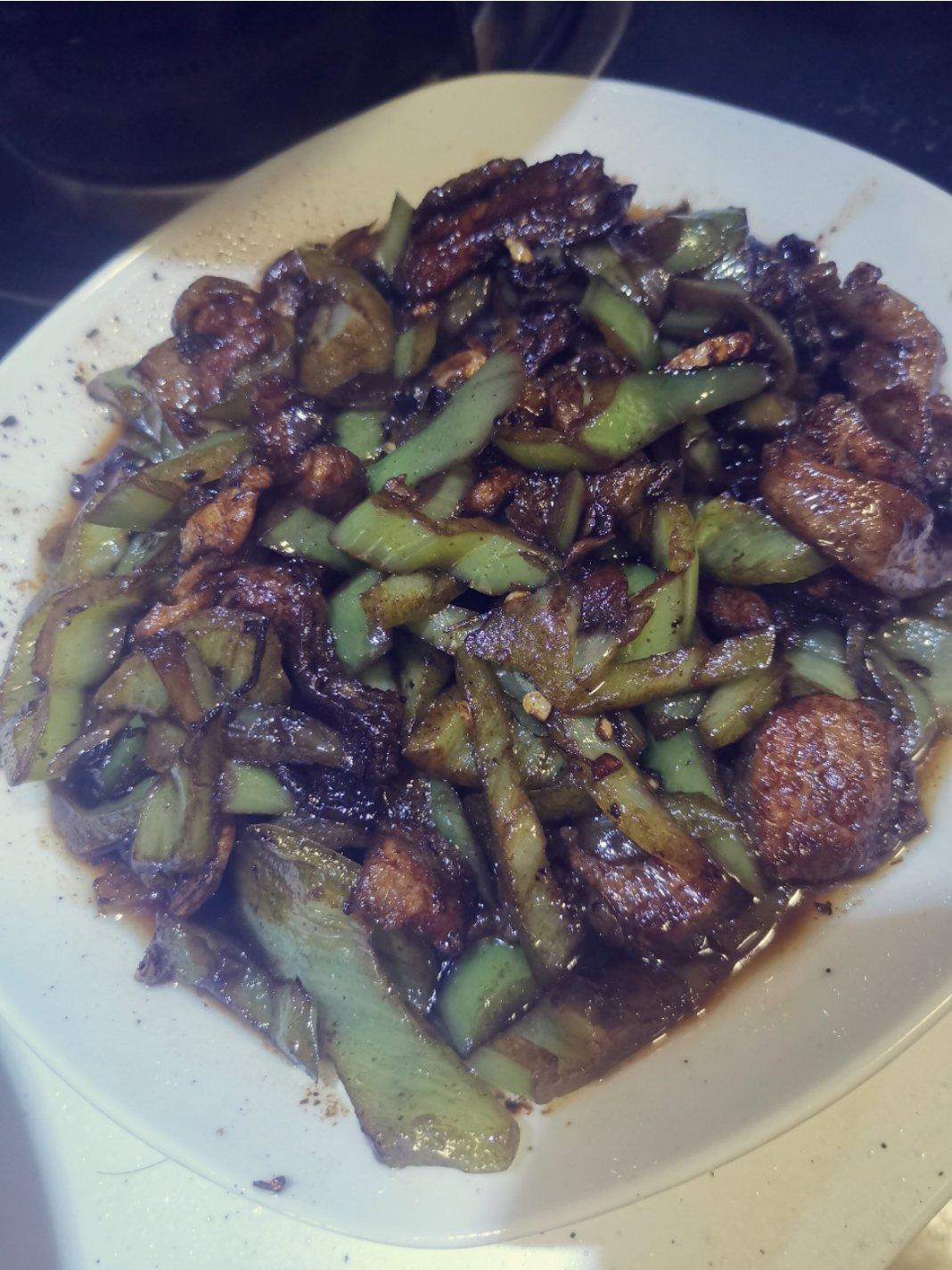 农家小炒肉【记忆中勾魂的油汤】
