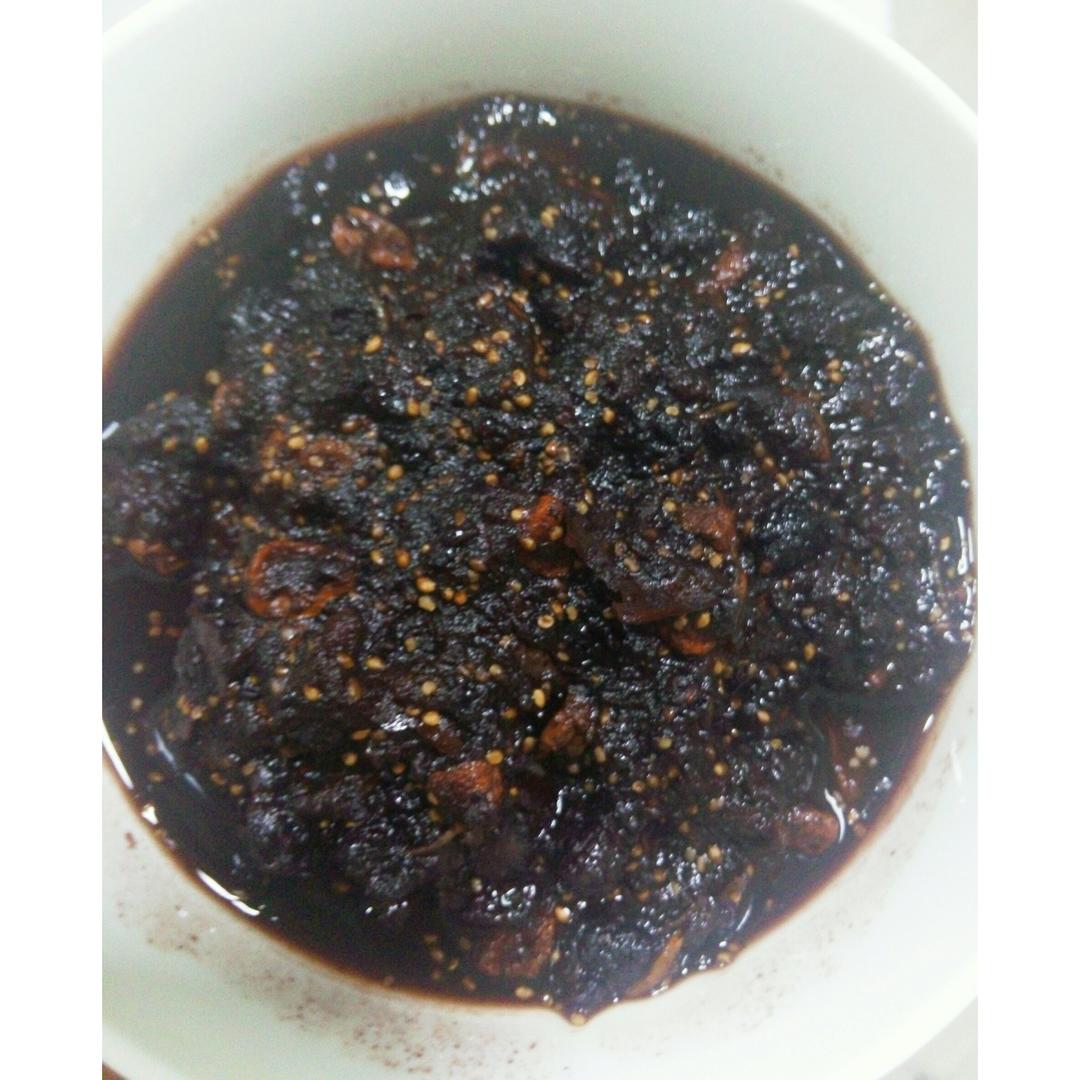 滋补肝肾去黑眼圈的桑葚枸杞膏